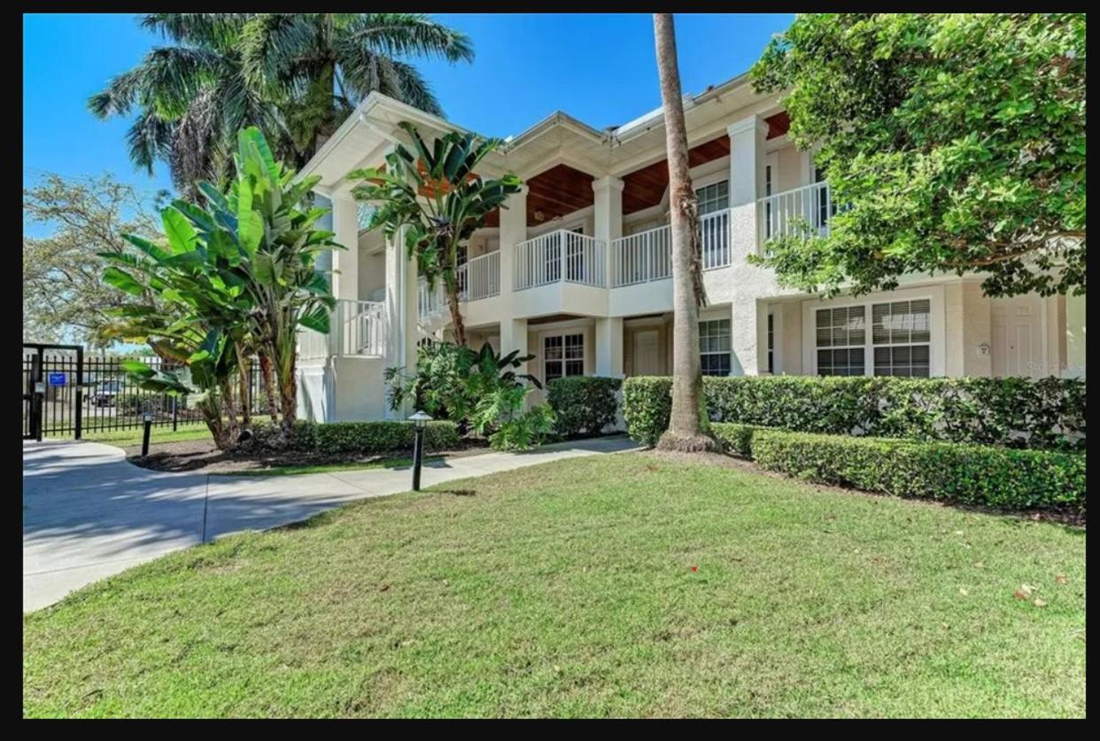 1 Bed 1 Bath At Img Near Beach แบรเดนตัน ภายนอก รูปภาพ