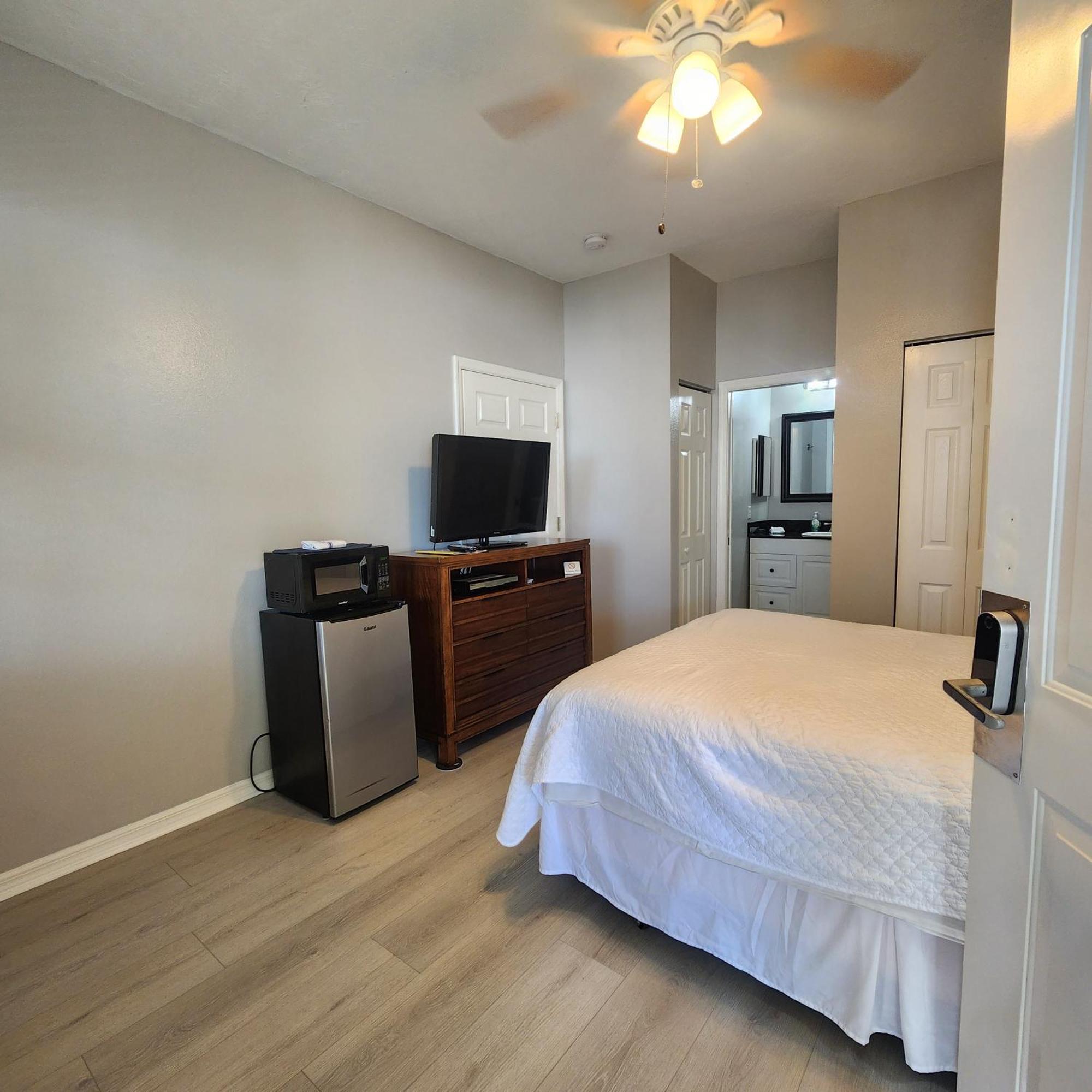 1 Bed 1 Bath At Img Near Beach แบรเดนตัน ภายนอก รูปภาพ
