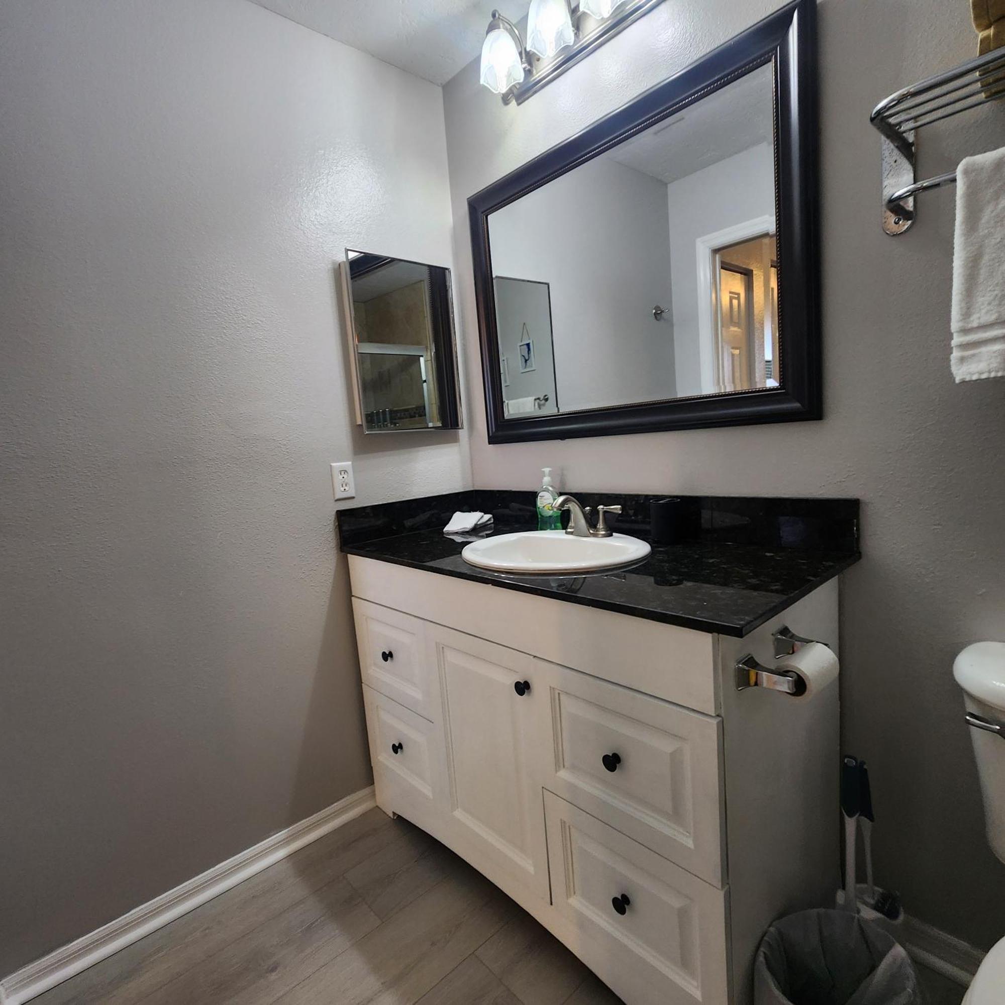1 Bed 1 Bath At Img Near Beach แบรเดนตัน ภายนอก รูปภาพ